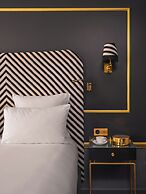 Snob Hotel