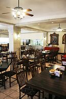 Hotel El Camino Inn & Suites