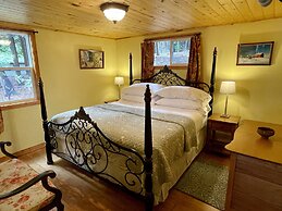 Thorp House Inn & Cottages