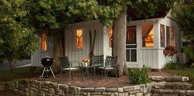 Thorp House Inn & Cottages