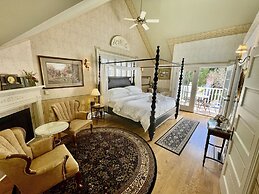 Thorp House Inn & Cottages