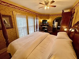 Thorp House Inn & Cottages