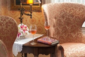 Thorp House Inn & Cottages