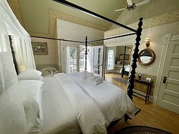 Thorp House Inn & Cottages