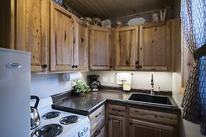 Thorp House Inn & Cottages