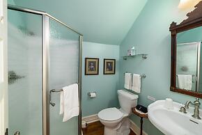 Thorp House Inn & Cottages