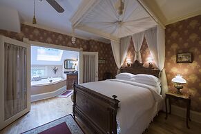 Thorp House Inn & Cottages