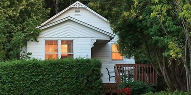 Thorp House Inn & Cottages