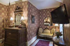 Thorp House Inn & Cottages