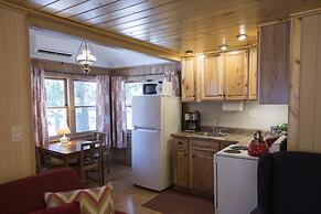 Thorp House Inn & Cottages