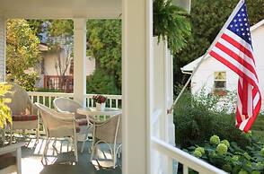 Thorp House Inn & Cottages