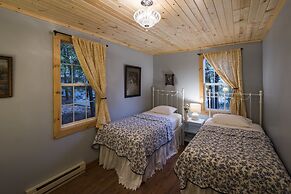 Thorp House Inn & Cottages