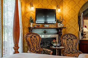 Thorp House Inn & Cottages