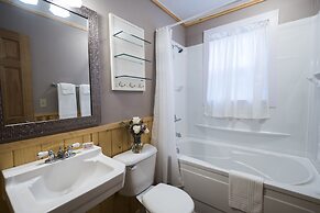 Thorp House Inn & Cottages