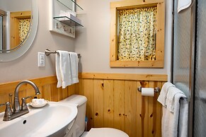 Thorp House Inn & Cottages