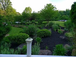 Stone Manor Boutique Inn