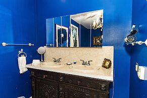 Stone Manor Boutique Inn