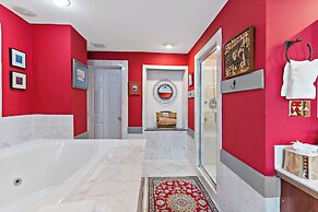 Stone Manor Boutique Inn