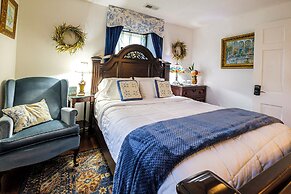 Stone Manor Boutique Inn