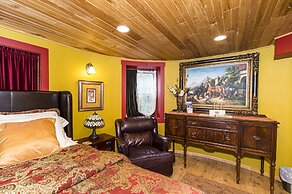 Stone Manor Boutique Inn