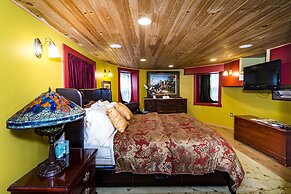 Stone Manor Boutique Inn