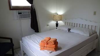 Hacienda Tropical Guest House