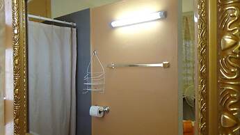 Hacienda Tropical Guest House