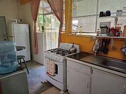 Hacienda Tropical Guest House