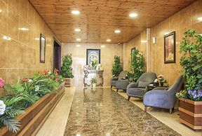 Balcony Hotel & Suites