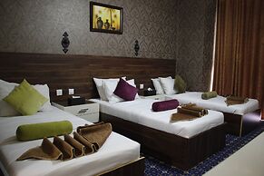 Balcony Hotel & Suites