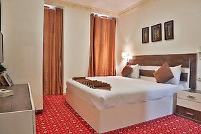 Balcony Hotel & Suites