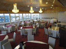 Balcony Hotel & Suites