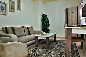 Balcony Hotel & Suites