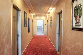 Balcony Hotel & Suites