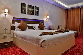 Balcony Hotel & Suites