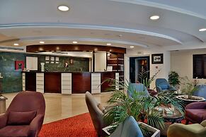 Balcony Hotel & Suites