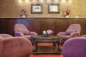 Balcony Hotel & Suites