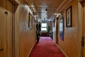 Balcony Hotel & Suites