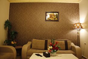 Balcony Hotel & Suites