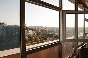 Balcony Hotel & Suites