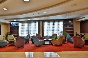Balcony Hotel & Suites