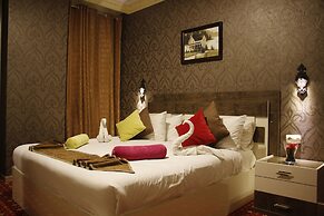 Balcony Hotel & Suites