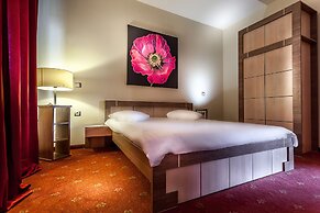 Business Hotel Conference Center & Spa