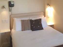 Beaumond Cross Inn