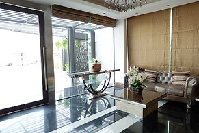 Methavalai Residence