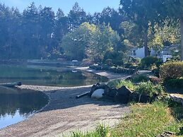 Pacific Shores Resort & Spa