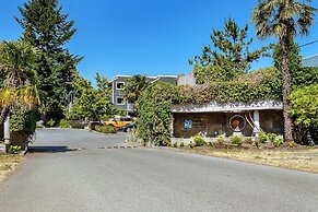 Pacific Shores Resort & Spa