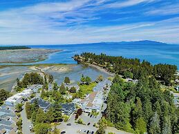 Pacific Shores Resort & Spa