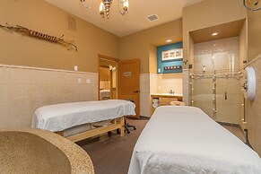 Pacific Shores Resort & Spa