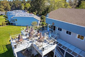 Pacific Shores Resort & Spa